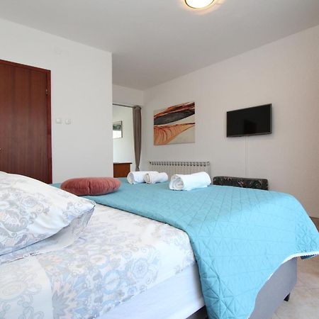 Apartments And Room Silvana Ровінь Екстер'єр фото