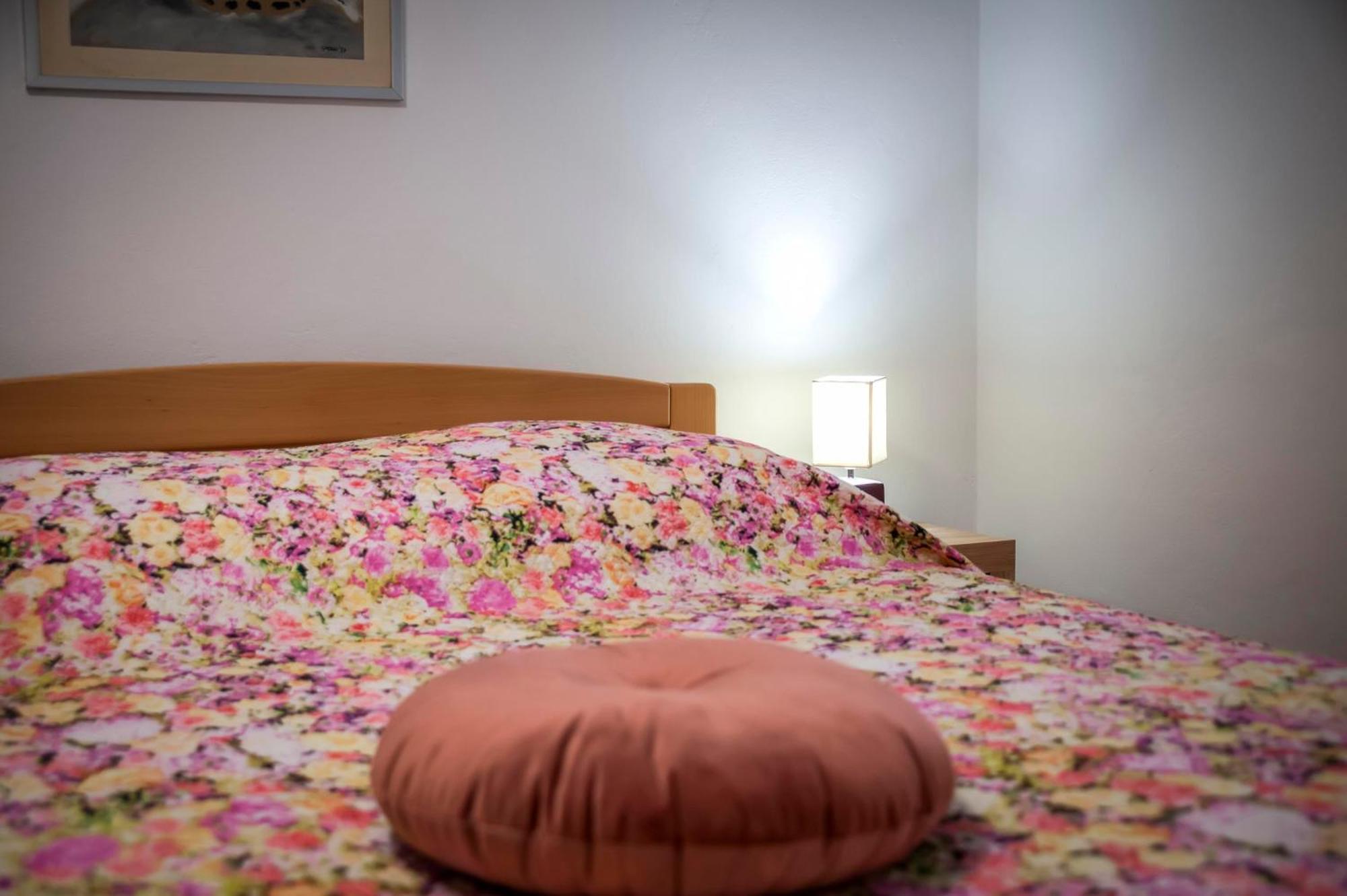 Apartments And Room Silvana Ровінь Екстер'єр фото